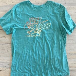 The Nike Tee T-Shirt - Large